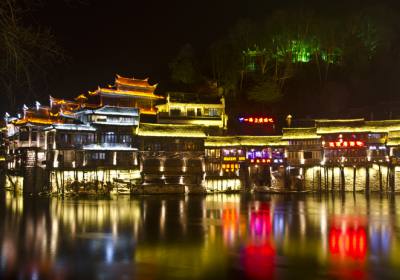 夜游鳳凰古城，感受別樣的古城美